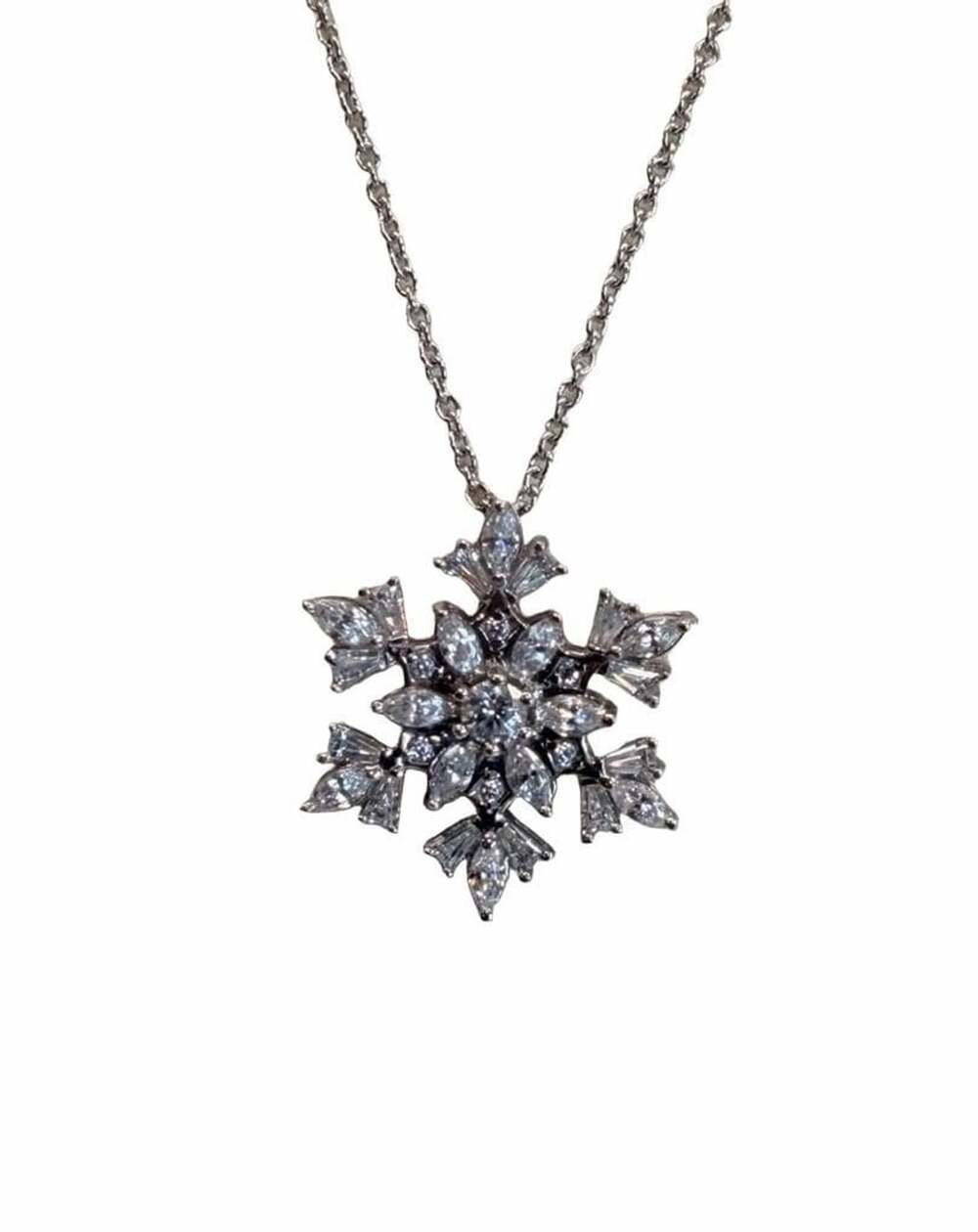 Swarovski Idyllia Snowflake Pendant Necklace Rhodium Plated Mixed Cuts White